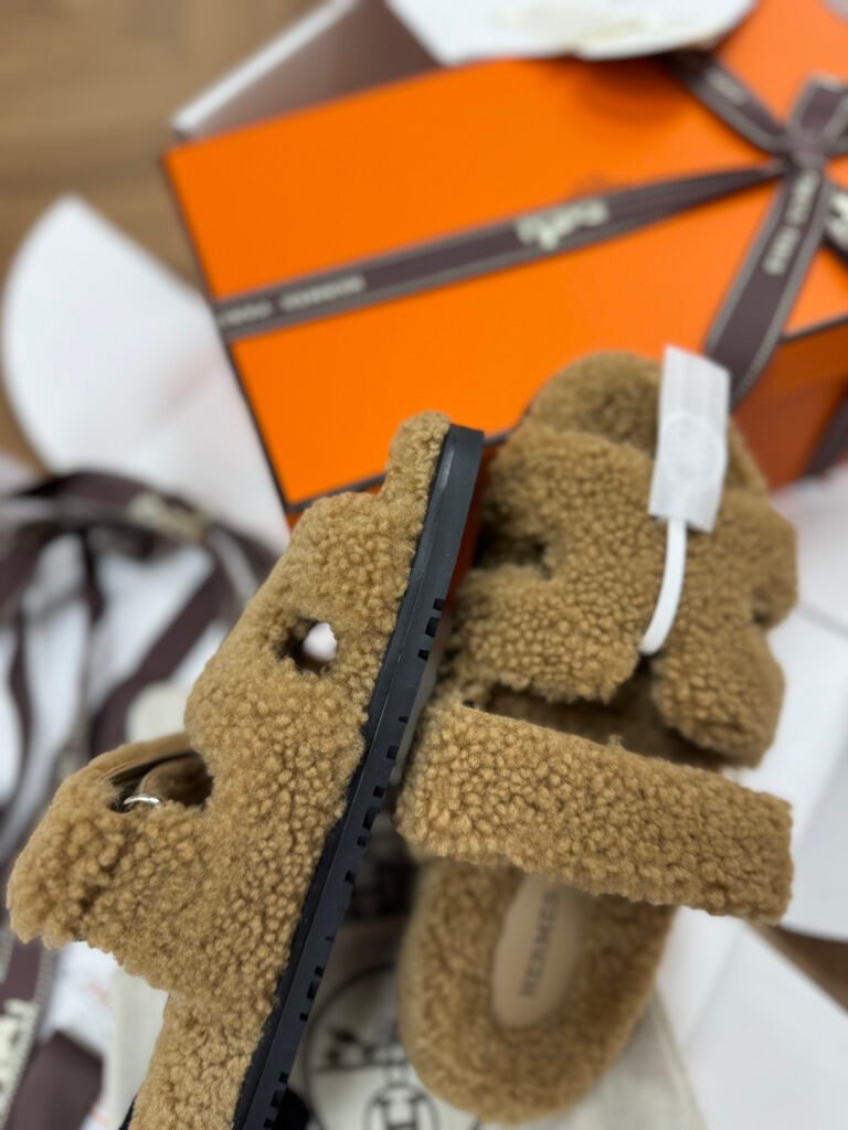 Hermès Unisex Shearling Shoes detail 6