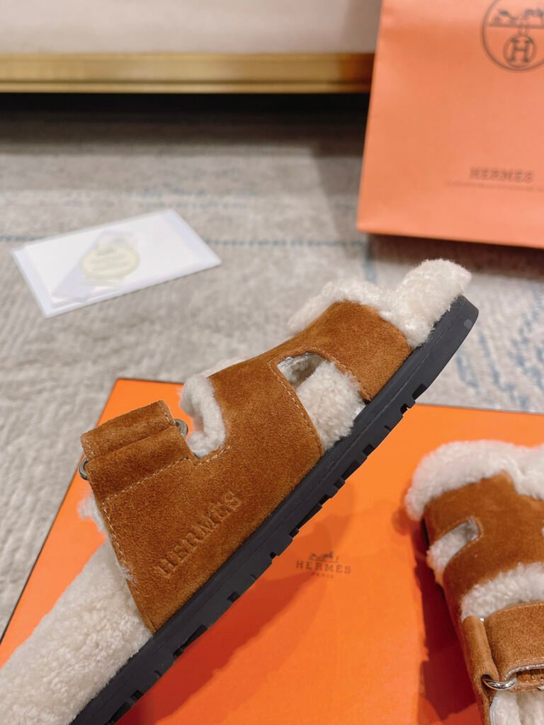 Hermès Unisex Shearling Shoes detail 6