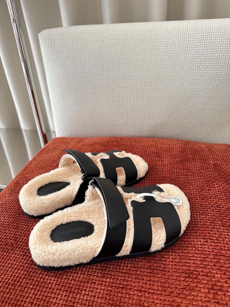 Hermès Unisex Shearling Shoes detail 6
