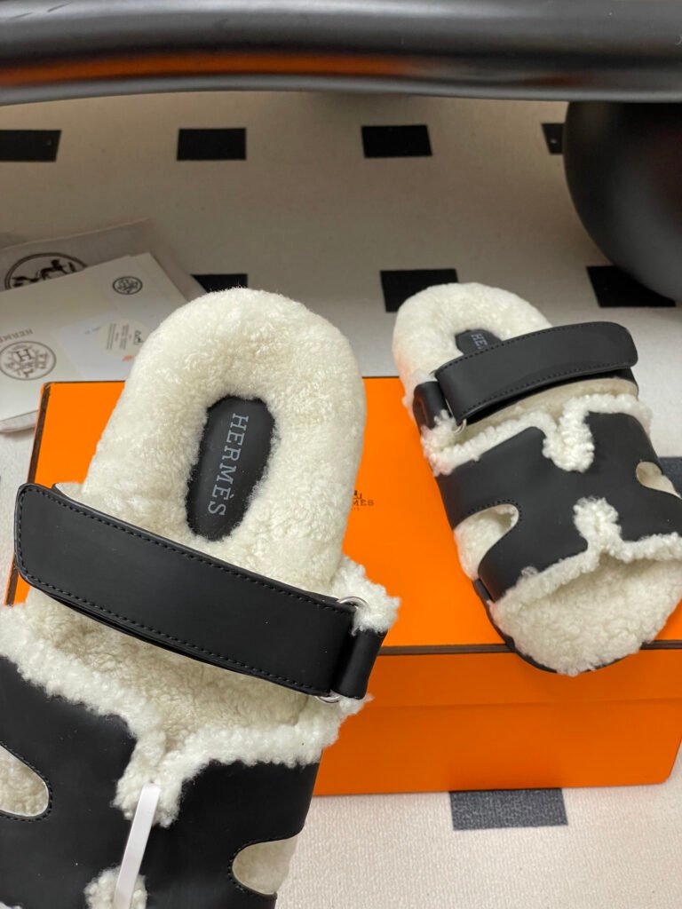 Hermès Unisex Shearling Shoes detail 6