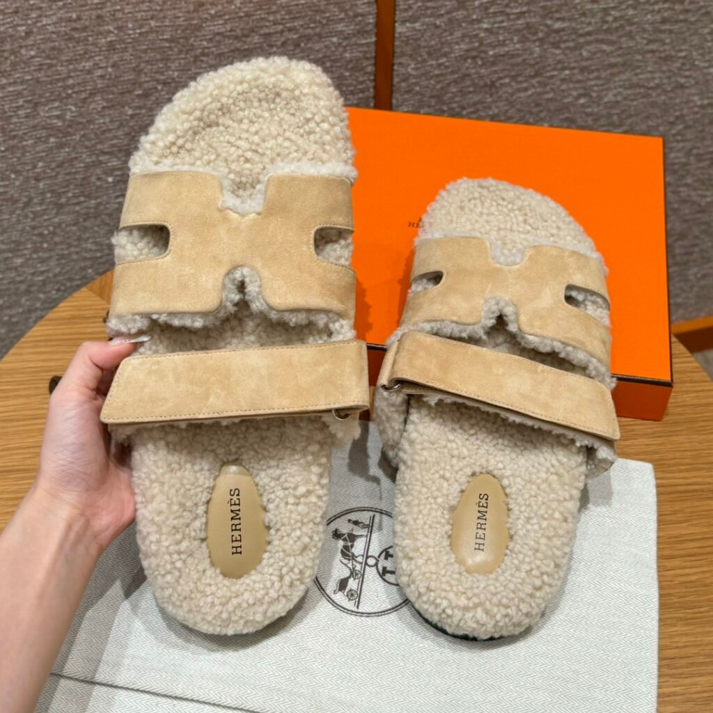 Hermès Unisex Shearling Shoes detail 6