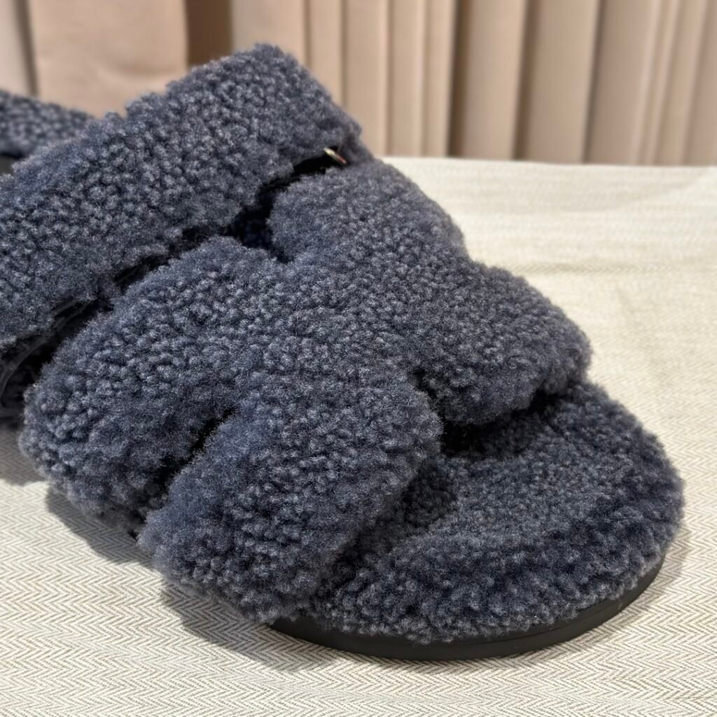 Hermès Unisex Shearling Shoes detail 6