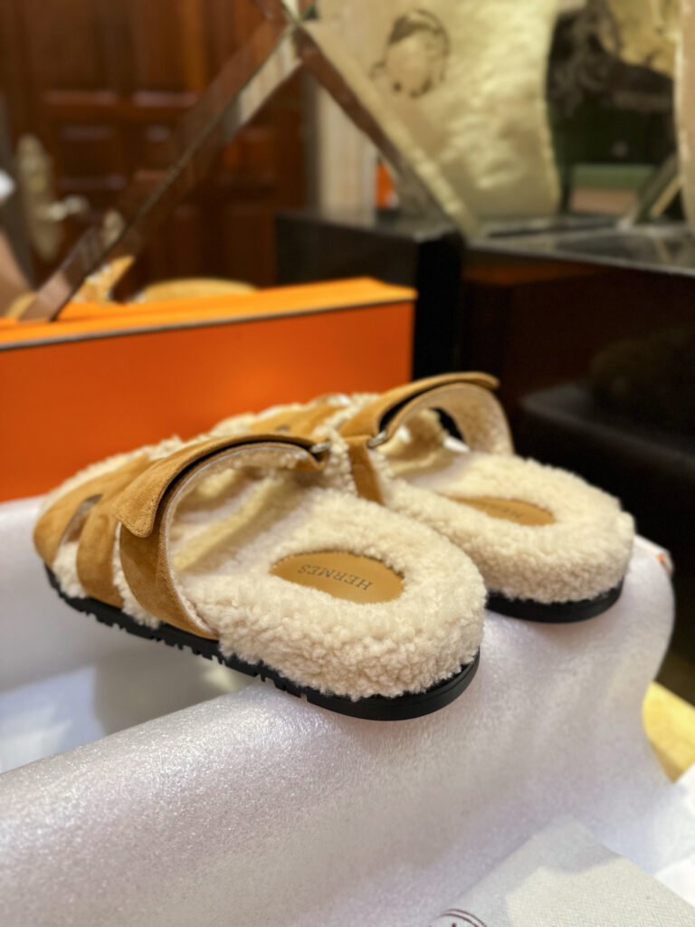 Hermès Unisex Shearling Shoes detail 6