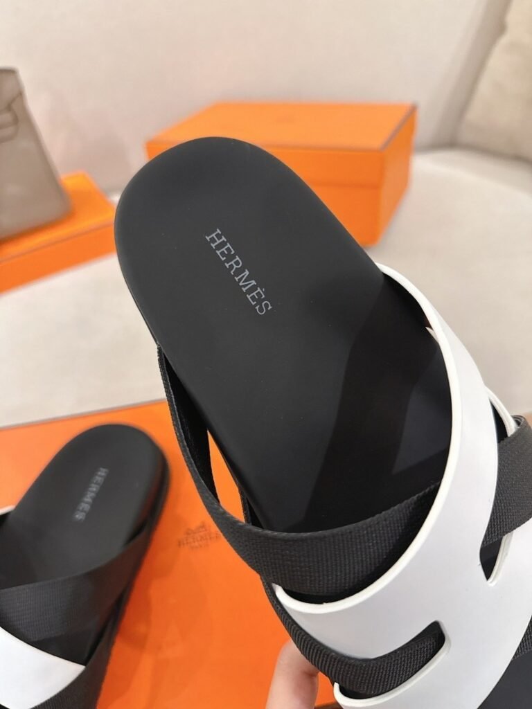 Hermès Unisex Slides detail 6