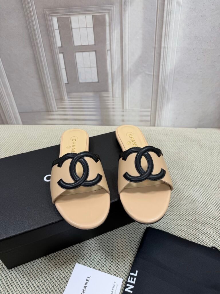 Chanel Unisex Slides detail image 6