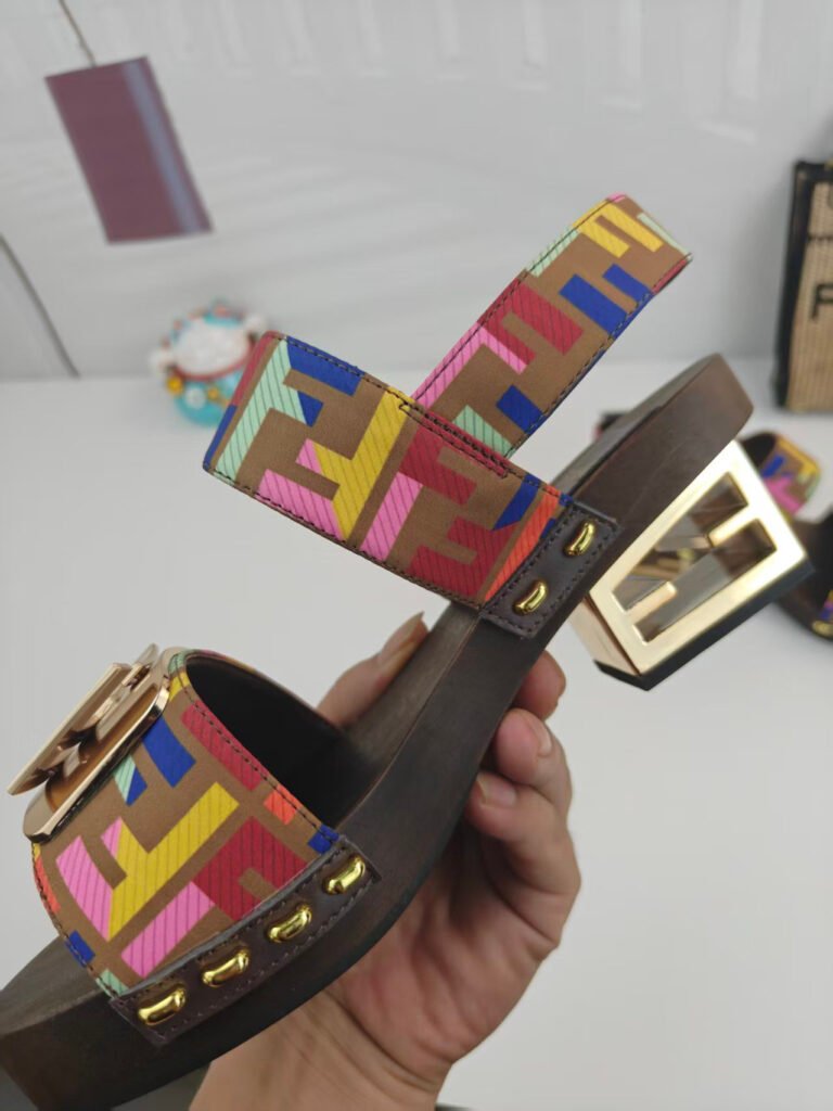 Fendi Unisex Sneakers detail 6