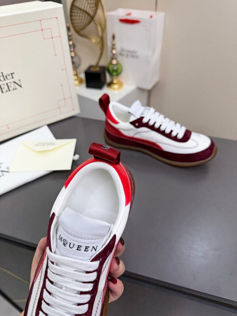 Alexander McQueen Unisex Sneakers detail image 6