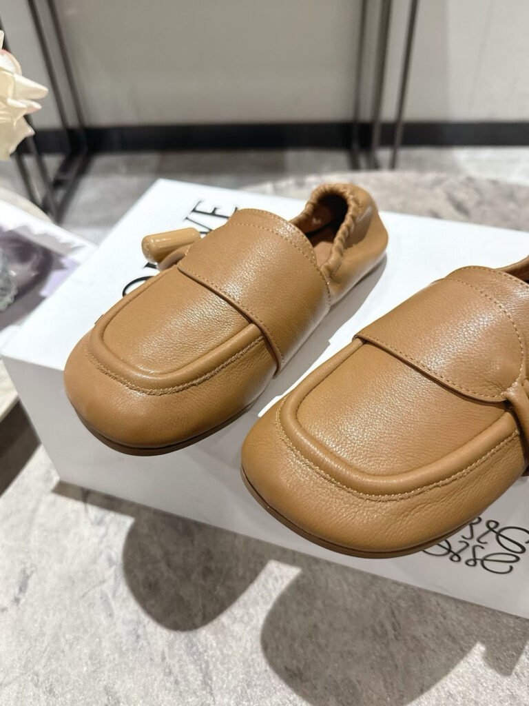 Loewe Unisex Sneakers detail 6