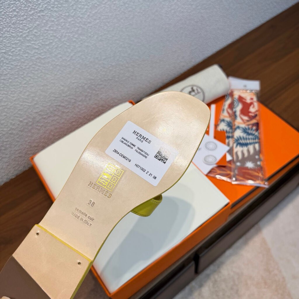 Hermès Unisex Slides detail 6