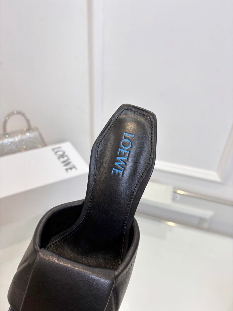 Loewe Unisex Sneakers detail 6