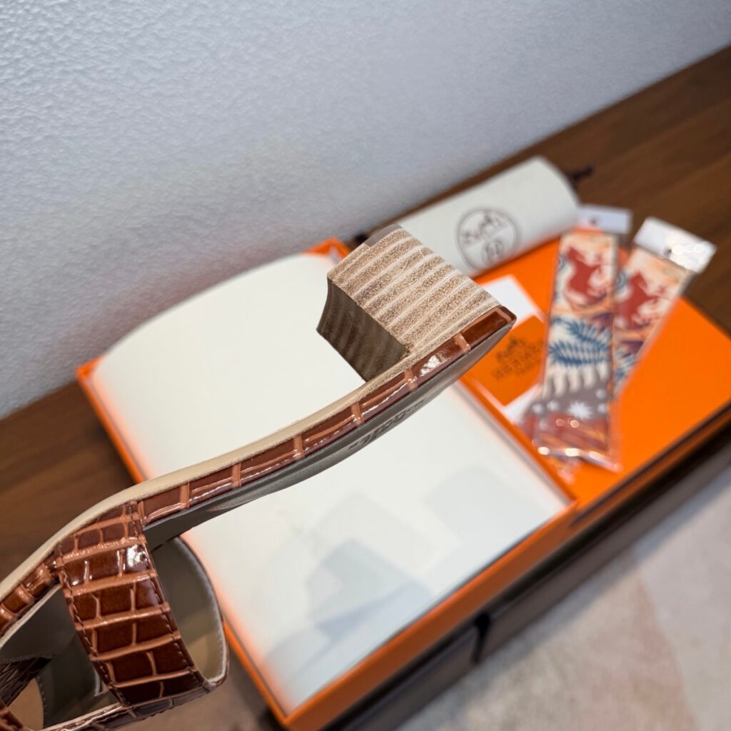 Hermès Unisex Slides detail 6