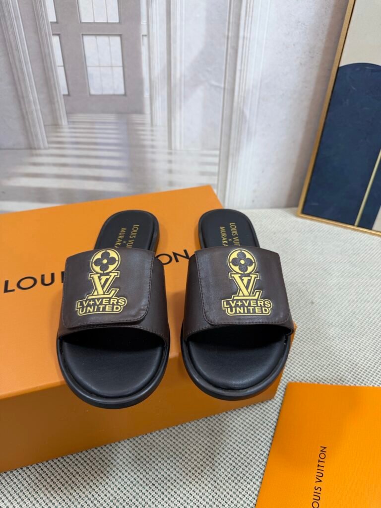 Louis Vuitton Unisex Slides detail 6