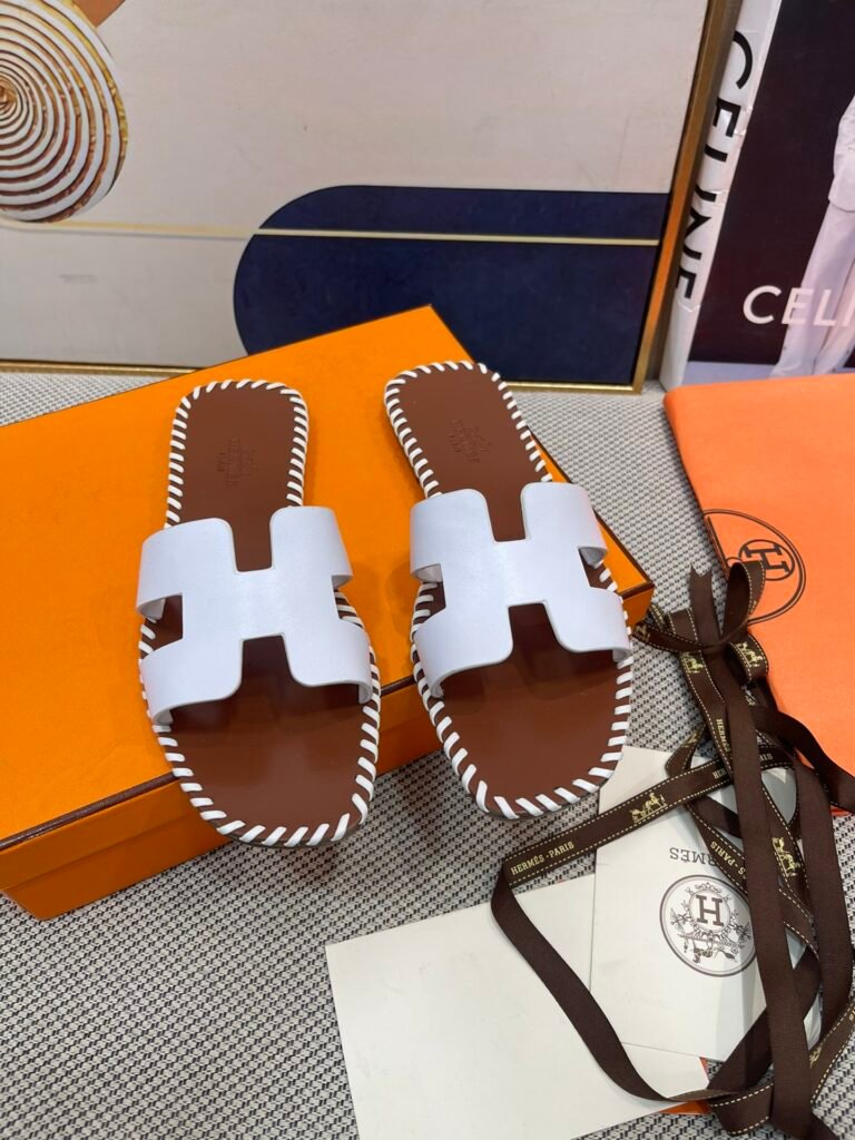 Hermès Unisex Slides detail 6