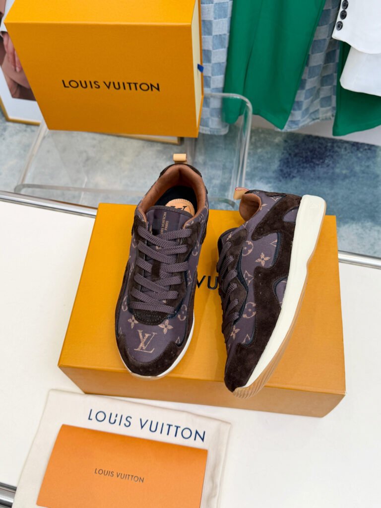 Louis Vuitton Unisex Athletic Sneakers detail image 6