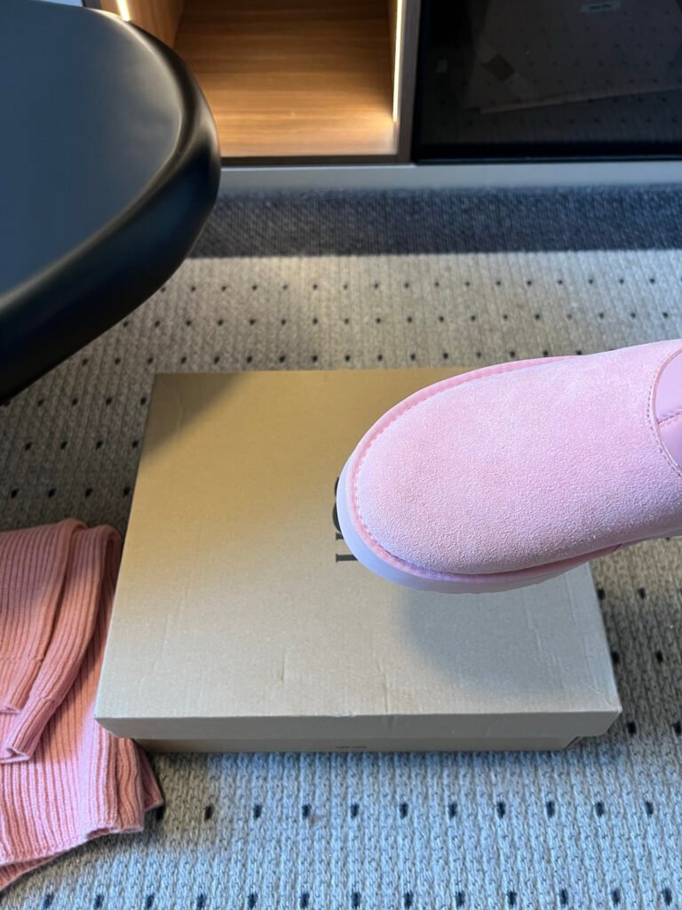 UGG Unisex Boots detail image 6