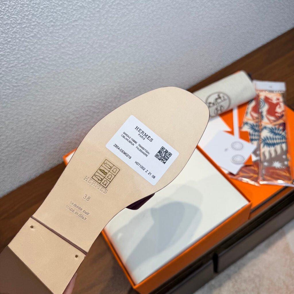 Hermès Unisex Slides detail 6