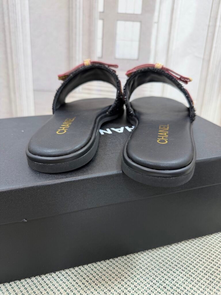 Chanel Women's Slides detail image 6