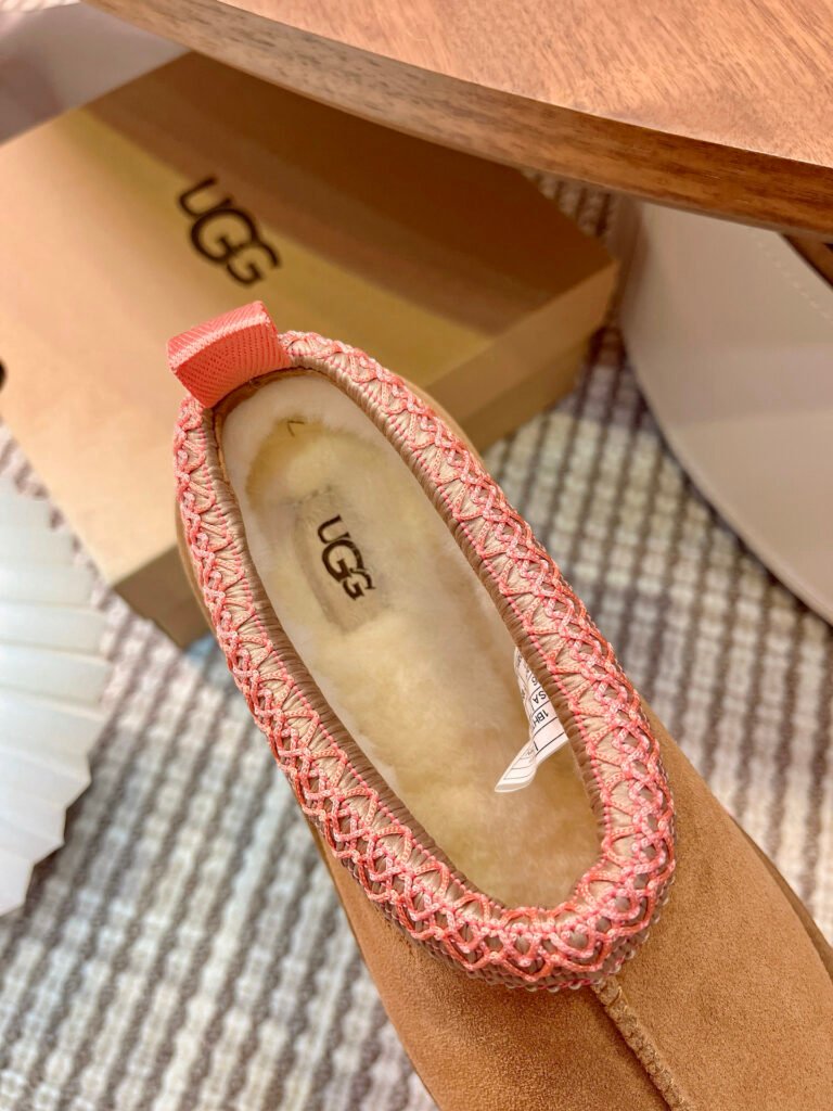 UGG Women's Snow Boots detail 6