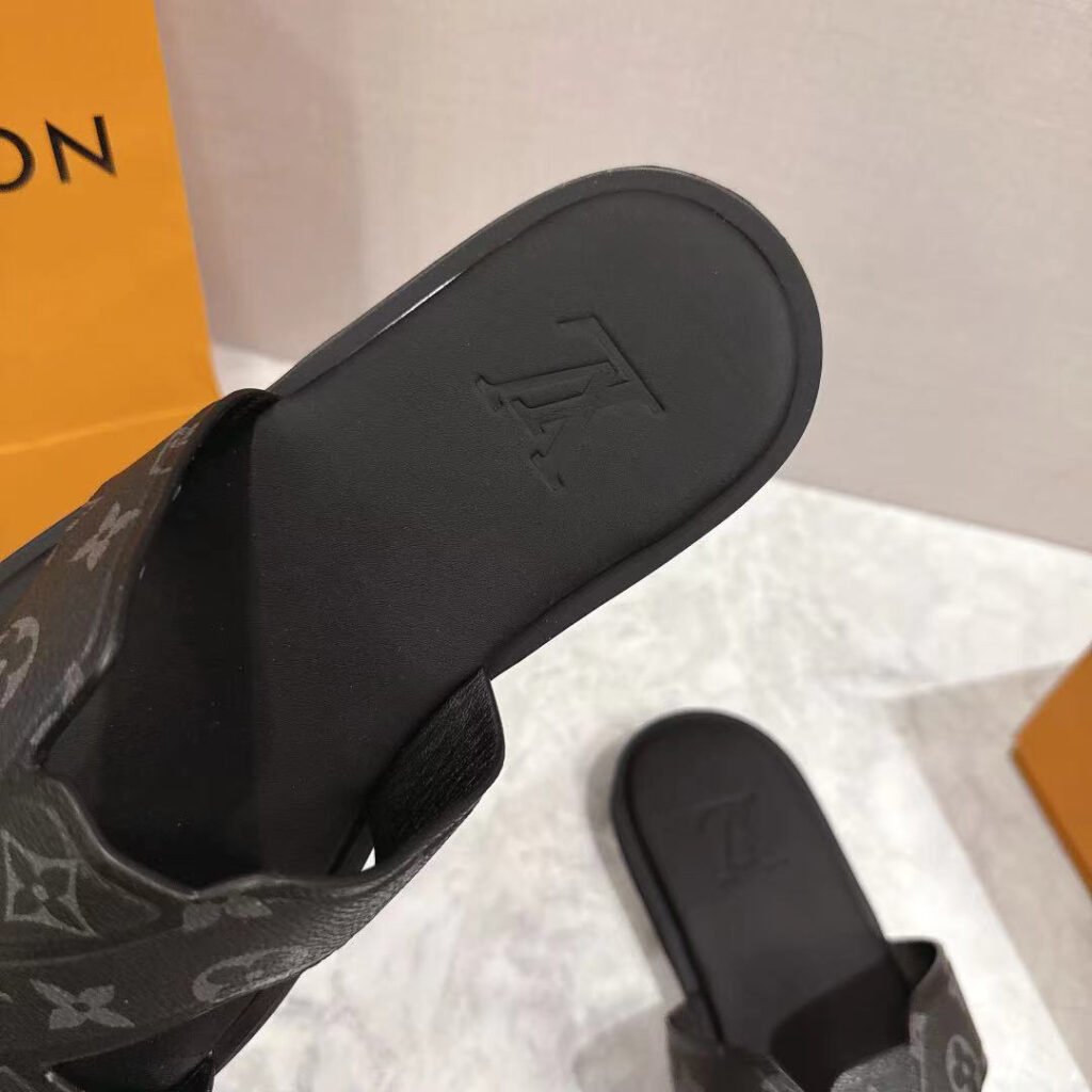 Louis Vuitton Unisex Slides detail image 6
