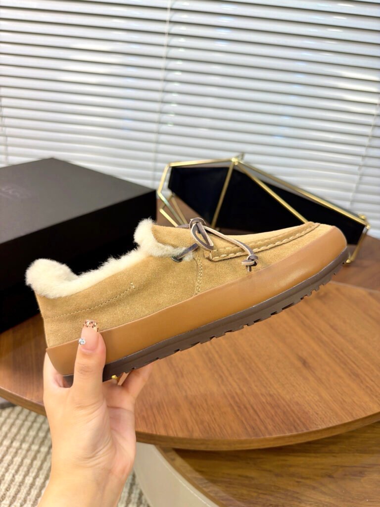 UGG Unisex Driving Loafers detail 6