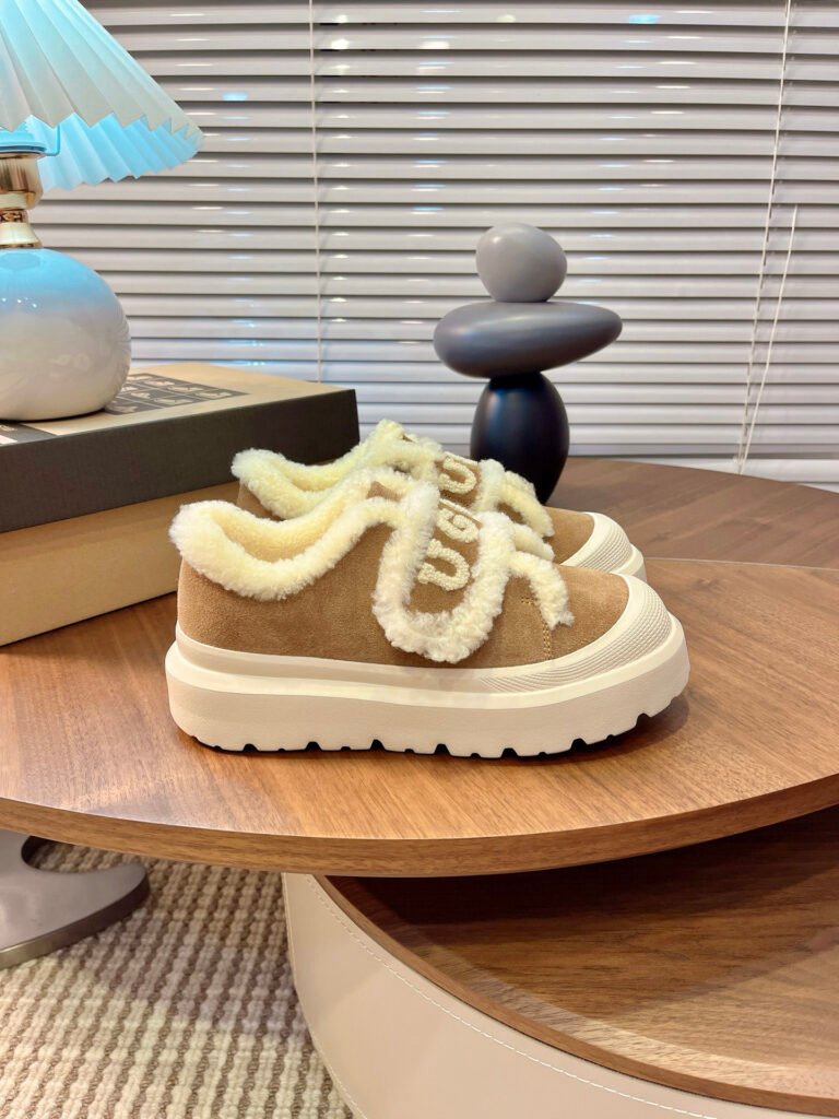 UGG Unisex Platform Sneakers detail image 6