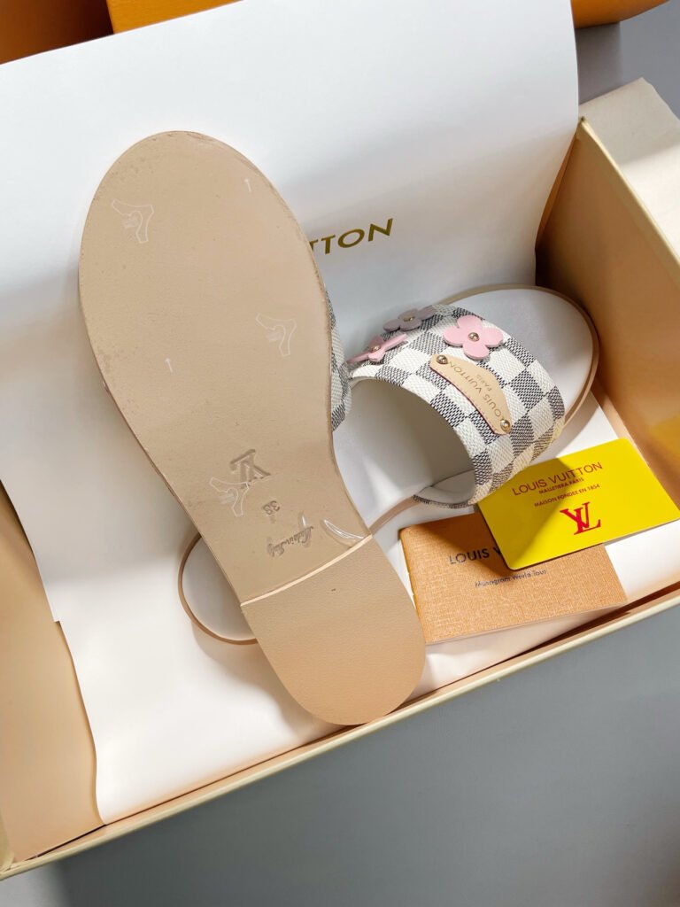 Louis Vuitton Women's Sneakers detail image 6