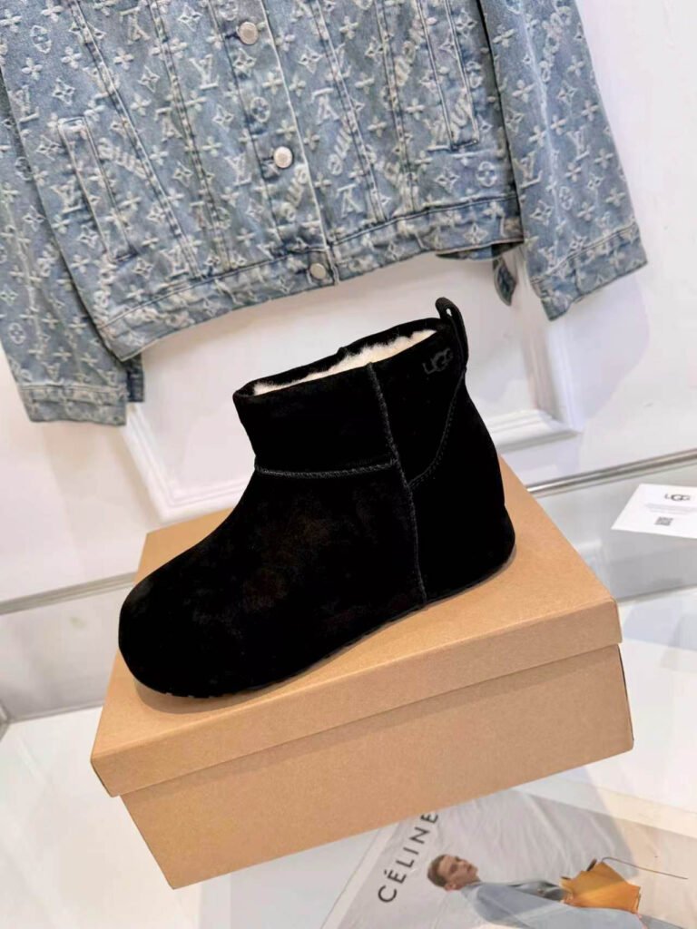 UGG Unisex Sneakers detail image 6