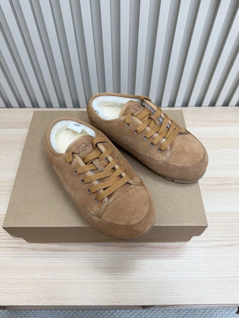 UGG Unisex Sneakers detail image 6