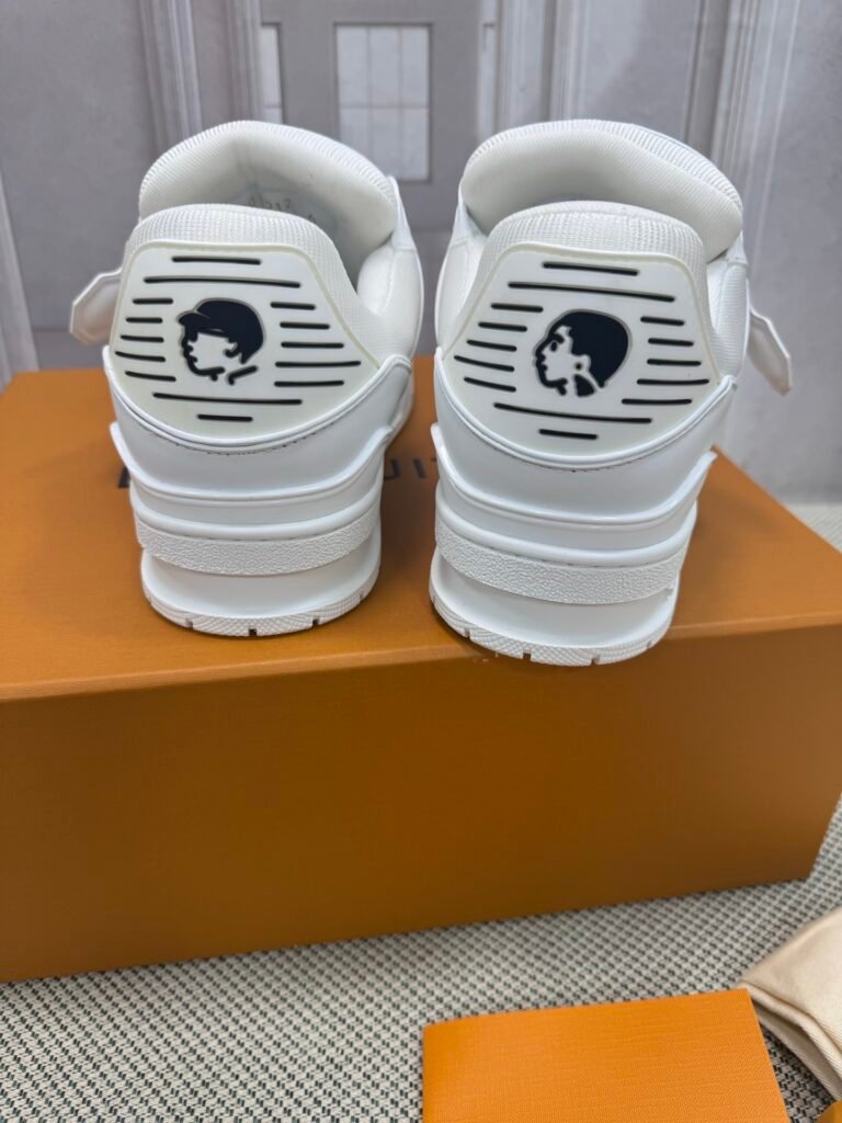 Louis Vuitton Unisex Basketball Sneakers detail image 6