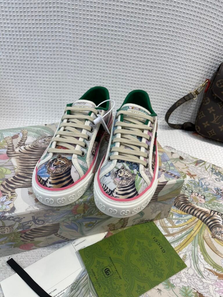 Gucci Unisex High-Top Sneakers detail 6