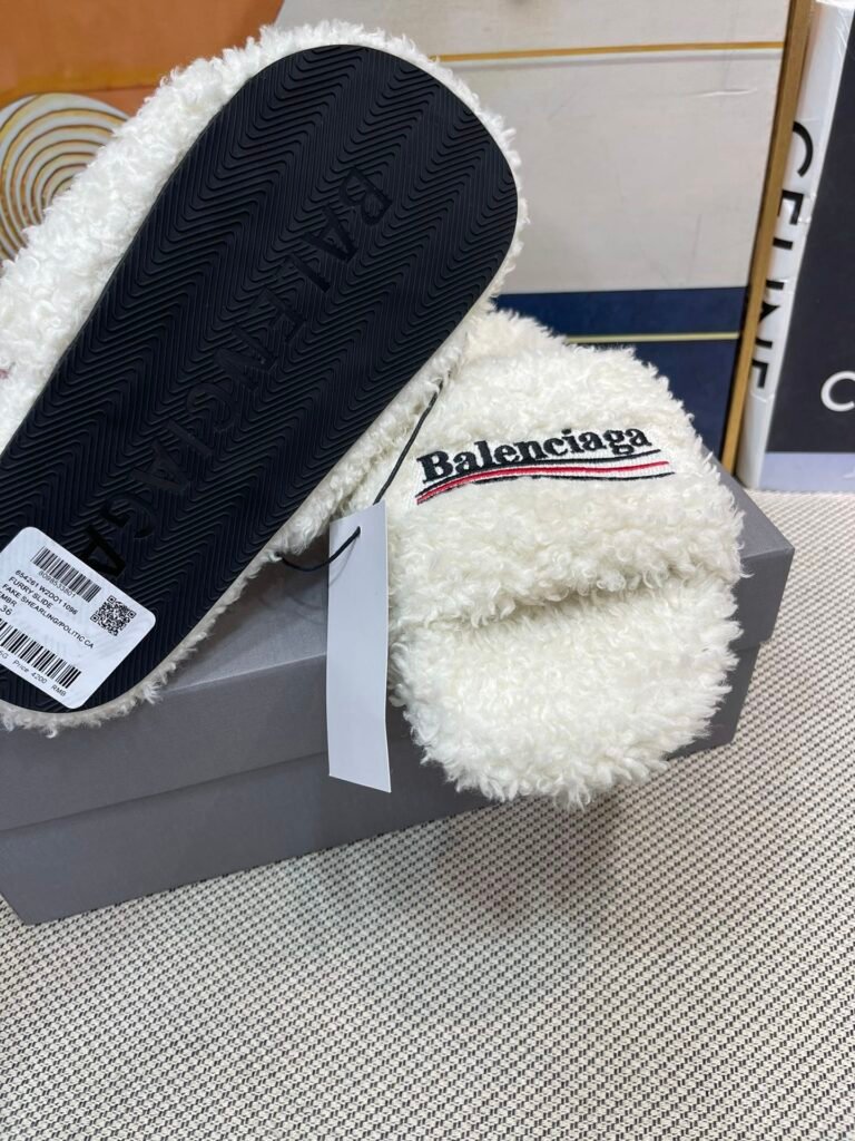 Balenciaga Unisex Sneakers detail image 6