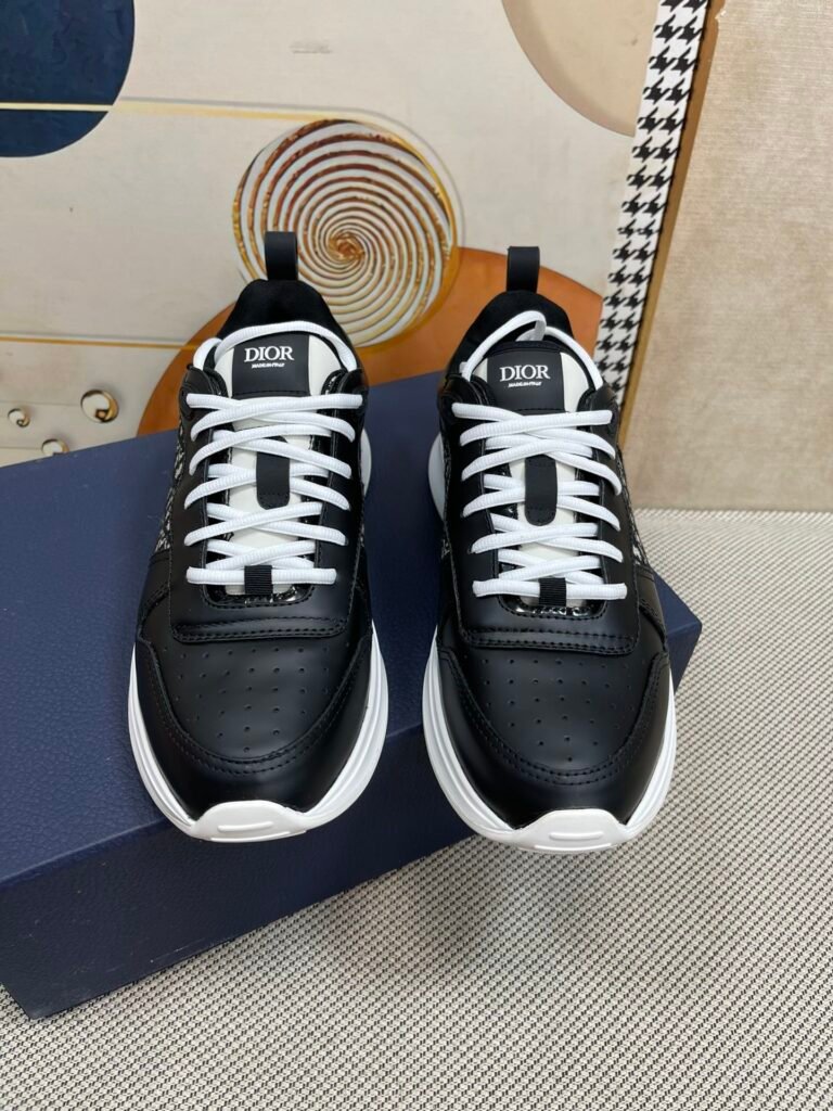 Dior Unisex Chunky Sneakers detail image 6