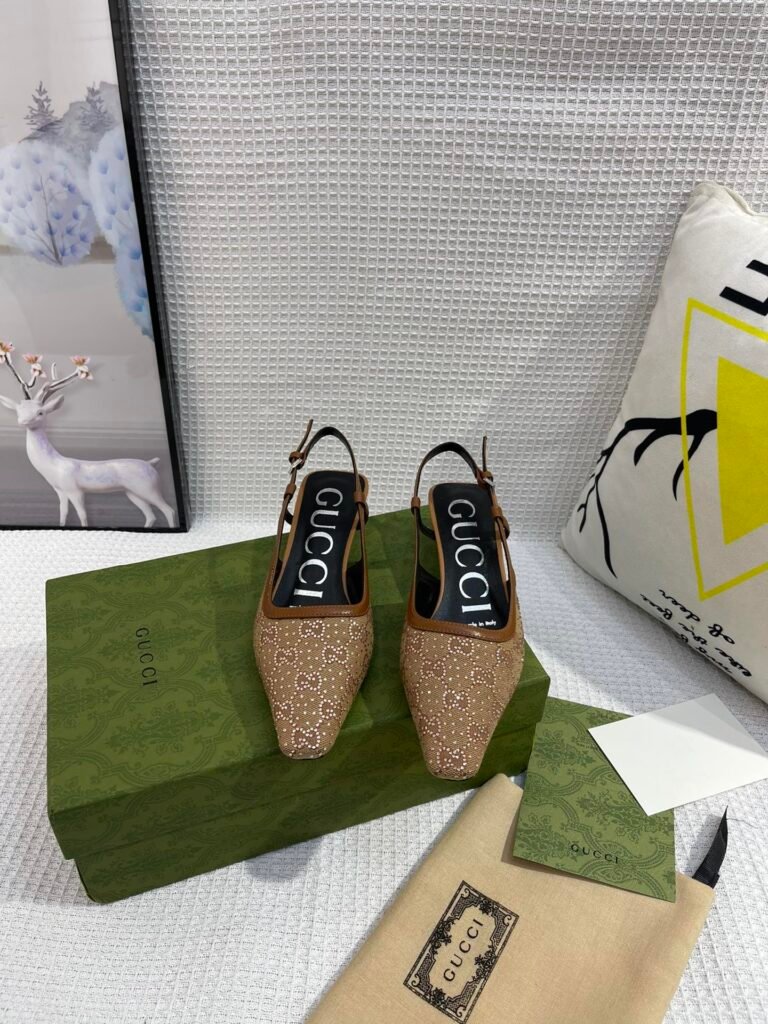 Gucci Women's Sandals detail image 6