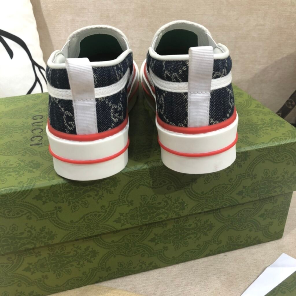 Gucci Unisex Loafers detail image 6