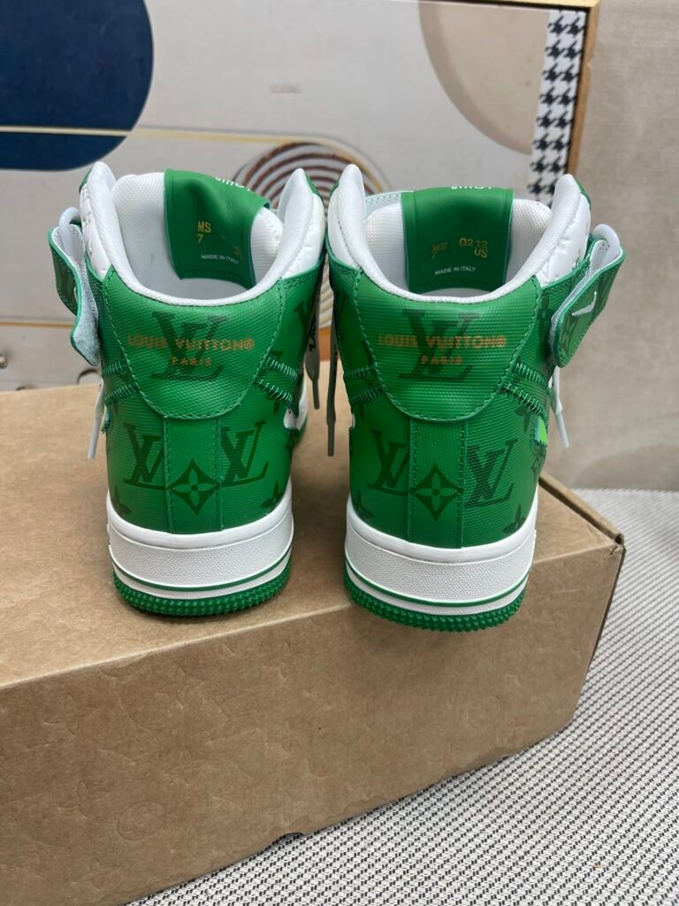 Louis Vuitton Unisex High-Top Sneakers detail image 6