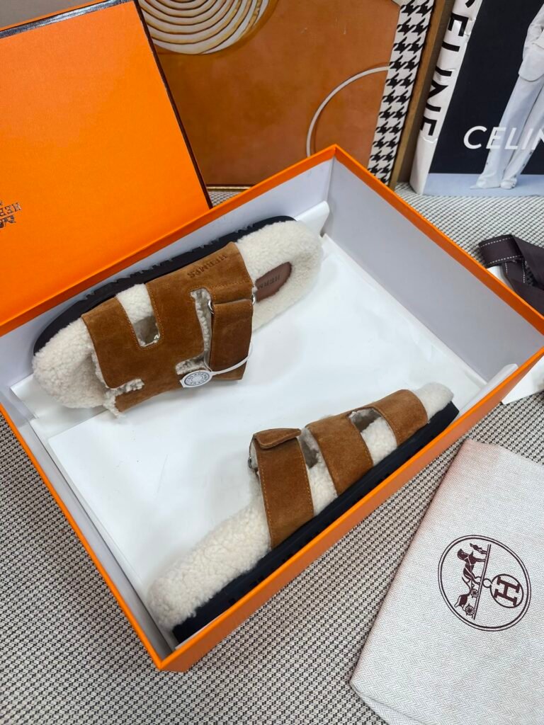 Hermès Unisex Shearling Shoes detail 6