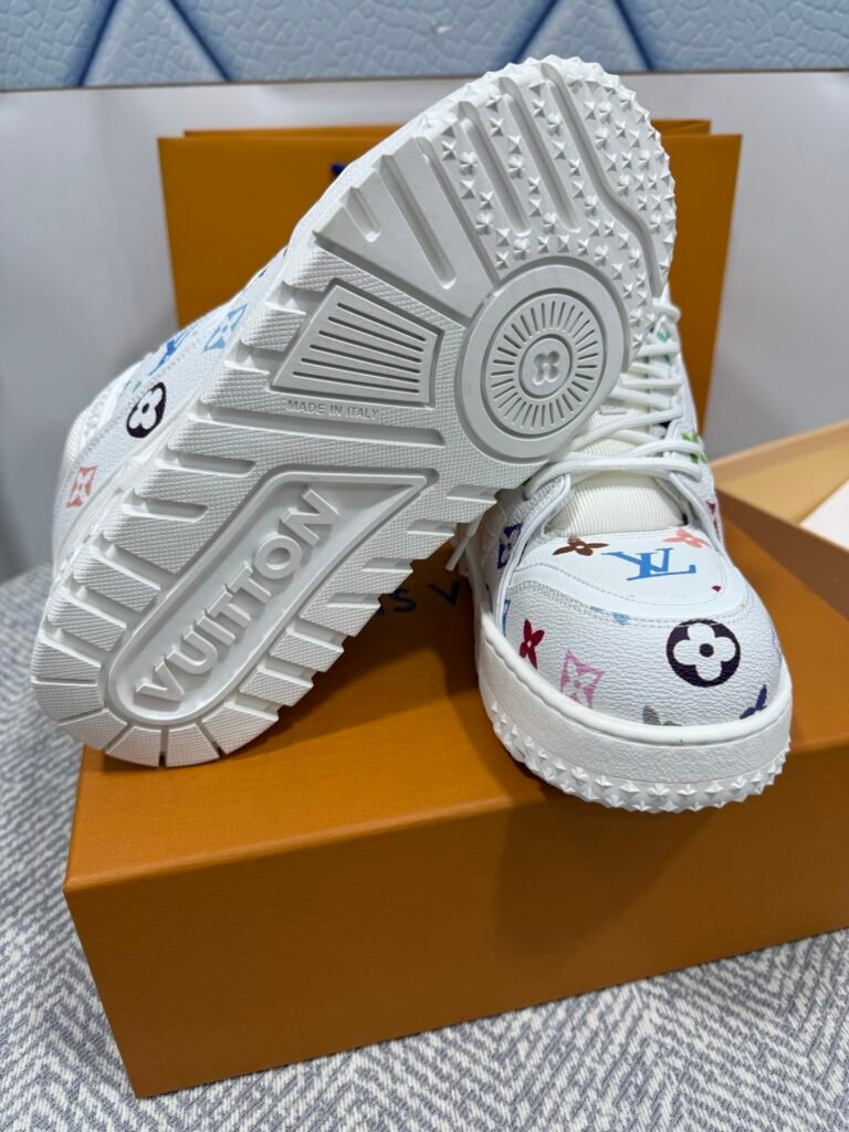 Louis Vuitton Unisex Chunky Sneakers detail 6