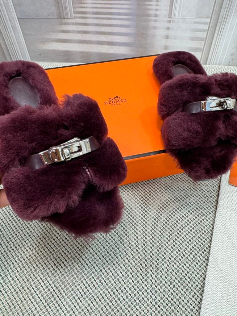 Hermès Unisex Slides detail 6