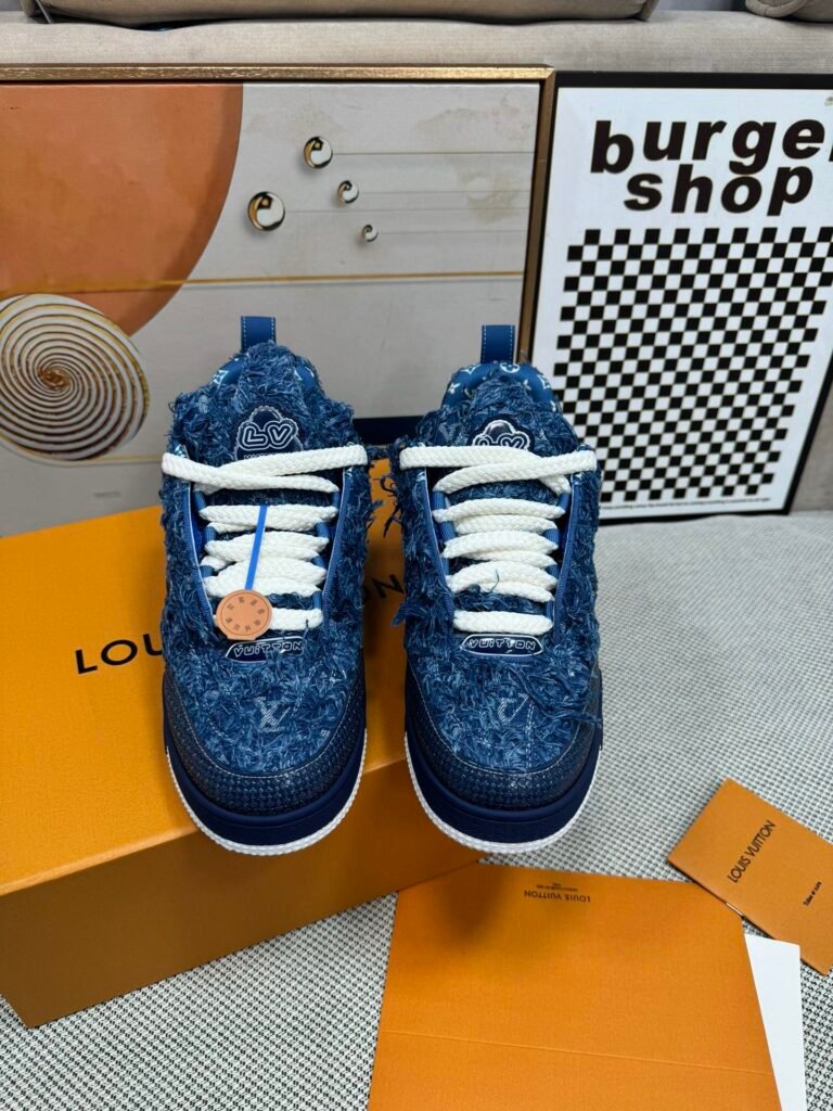 Louis Vuitton Unisex Chunky Sneakers detail 6