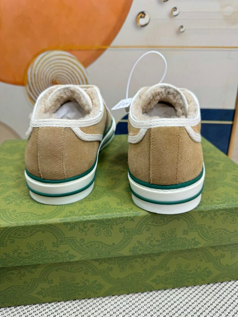 Gucci Unisex Loafers detail image 6