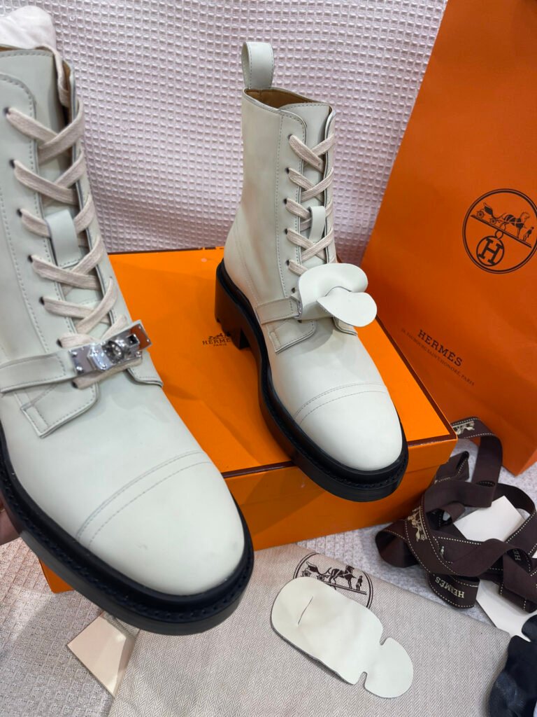Hermès Unisex Boots detail 6