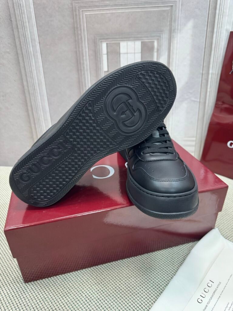 Gucci Unisex Chunky Sneakers detail image 6