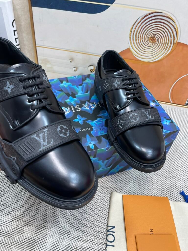 Louis Vuitton Men's Leather Dress Shoes detail image 6