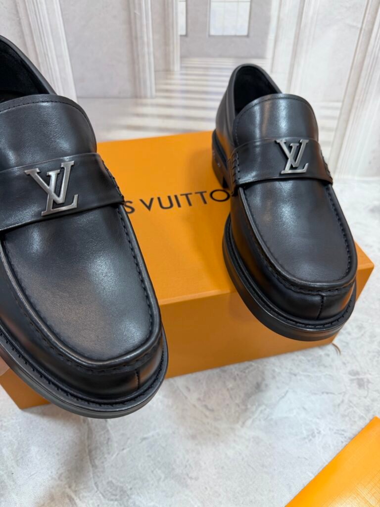Louis Vuitton Men's Leather Dress Shoes detail image 6
