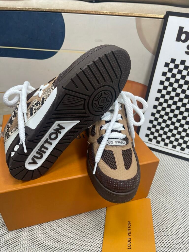 Louis Vuitton Unisex Chunky Sneakers detail 6
