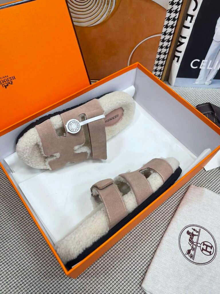 Hermès Unisex Slides detail 6