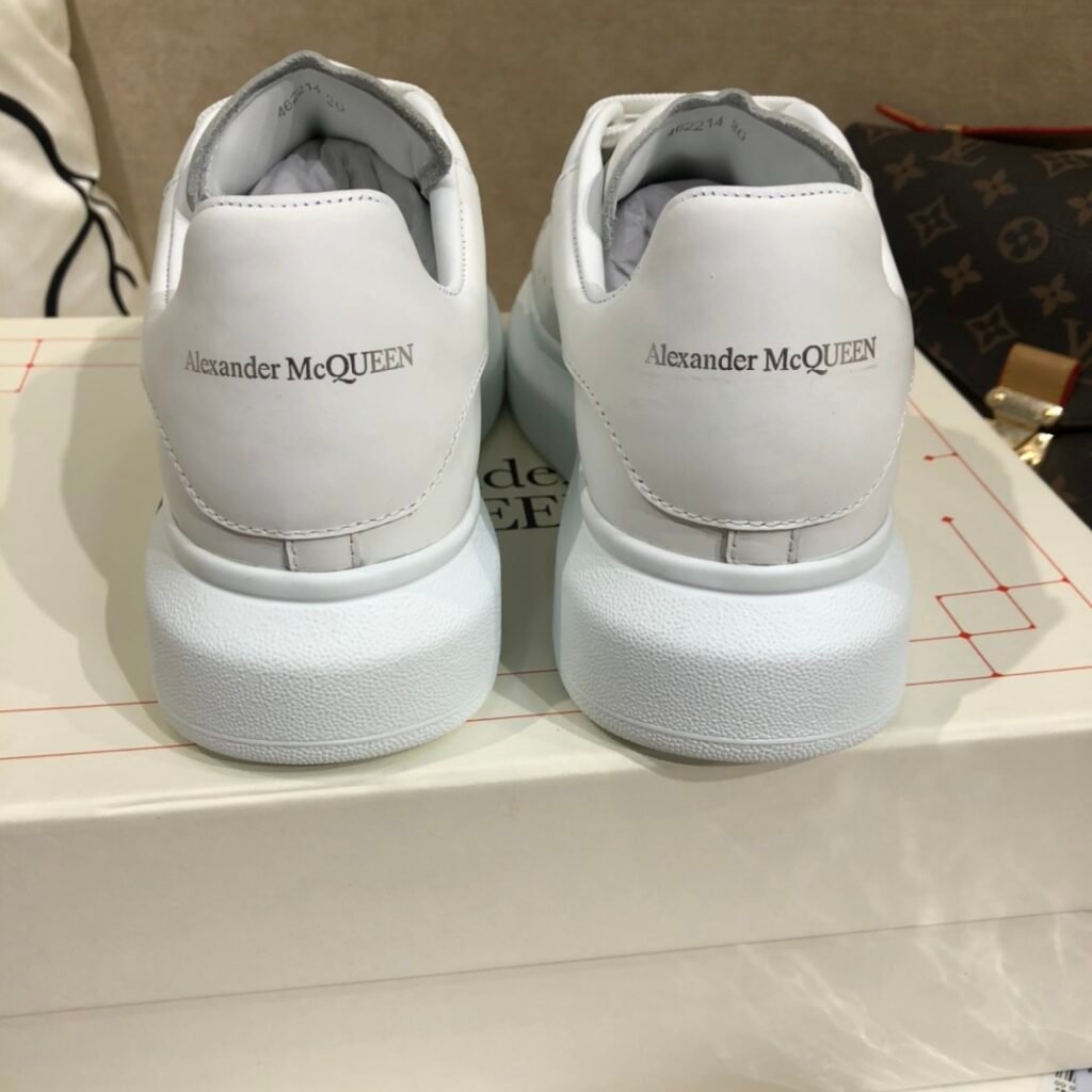 Alexander McQueen Unisex White Low-Top Sneakers detail image 6