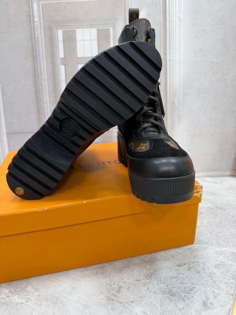 Louis Vuitton Unisex Boots detail 6