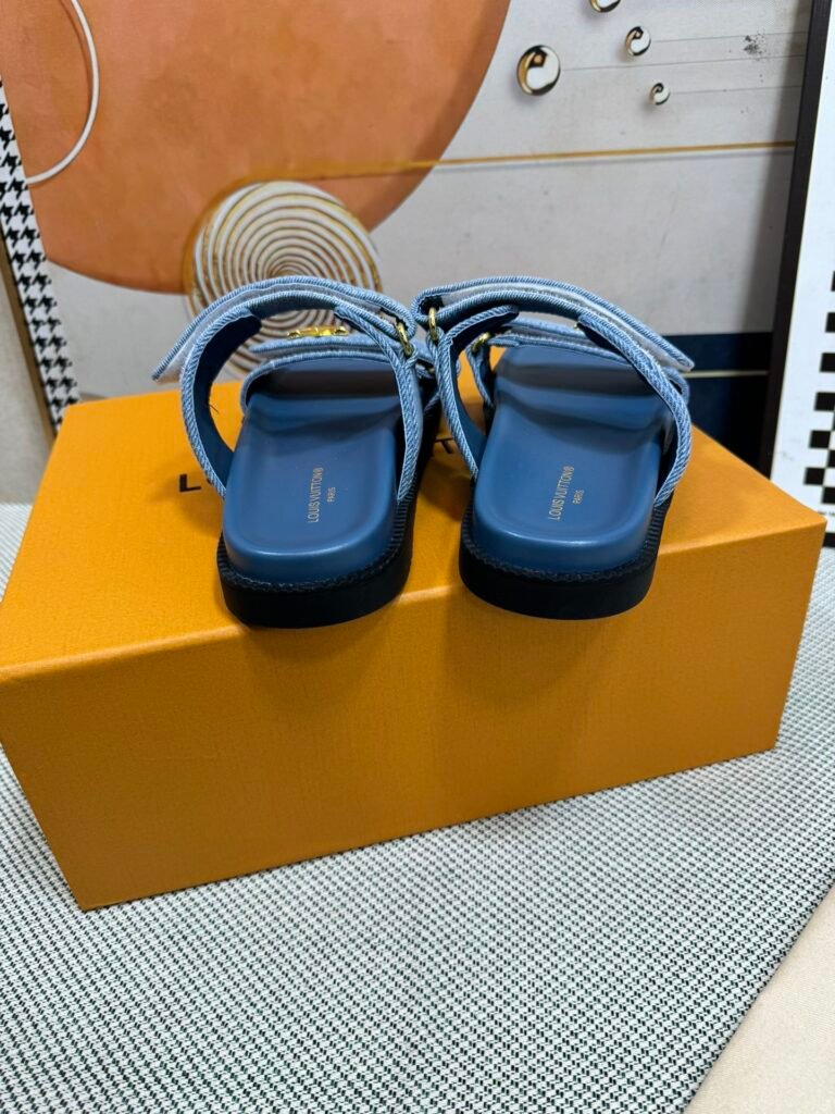 Louis Vuitton Unisex Slides detail image 6
