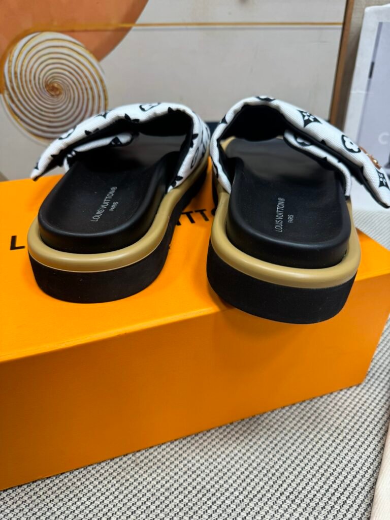 Louis Vuitton Unisex Slides detail image 6